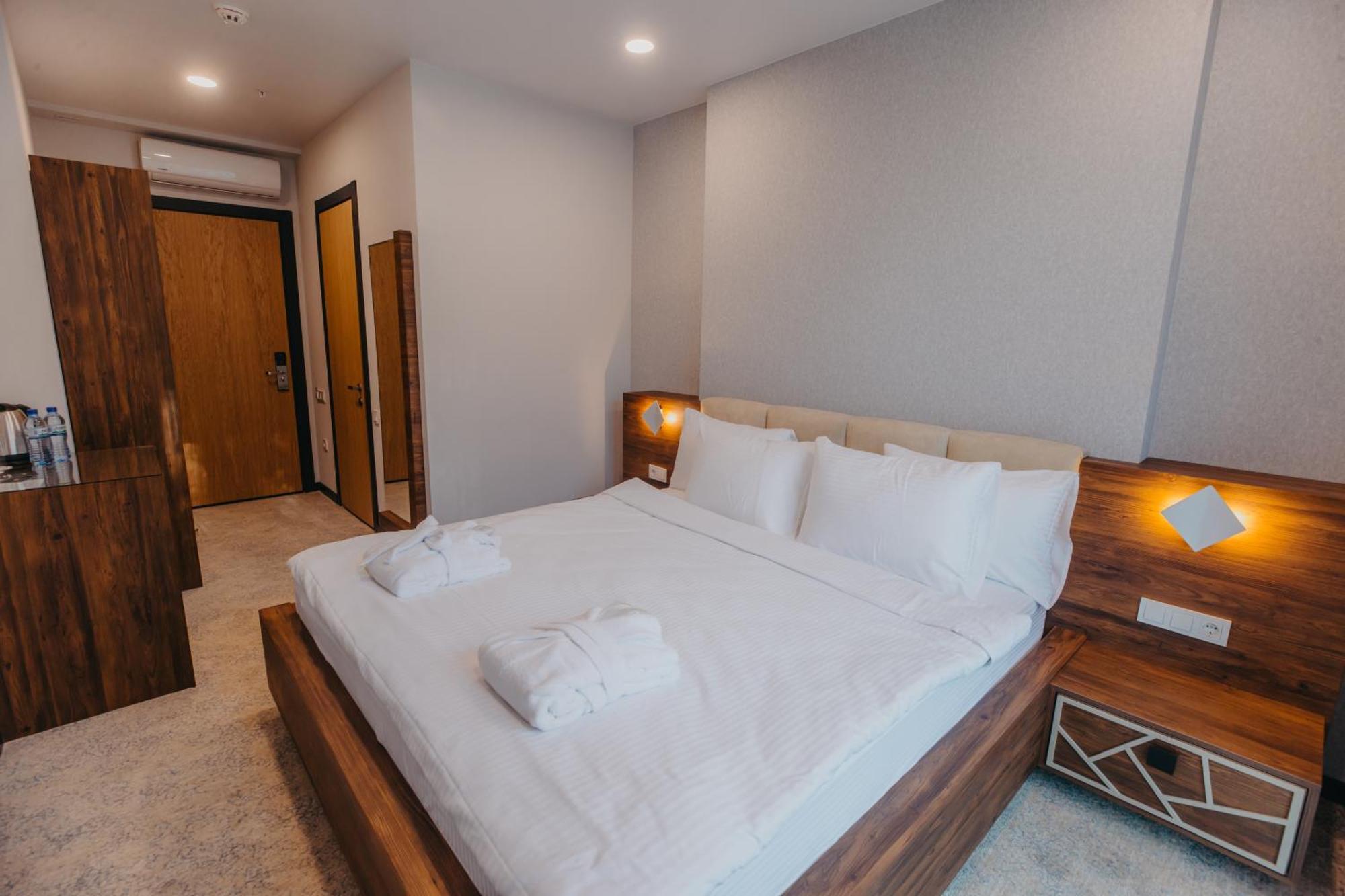Capo Verde Hotel 巴统 外观 照片